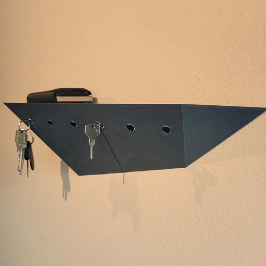 Treeboard magnetisches Schlüsselbrett – Seitenansicht rechts mit mehreren Schlüsseln und Wallet, minimalistisches Design, praktische Alltagsorganisation, Interior Premium Accessoire, hochwertiges Rendering, Made in Germany.