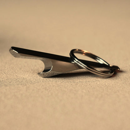 Treekey Edelstahl-Schlüsselanhänger – Close-up rechts