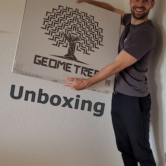 Video: Unboxing, Montage und fertige Präsentation der Treecado Designer-Wandgarderobe aus Aluminium – modernes Designmöbel aus Köln, Made in Germany.